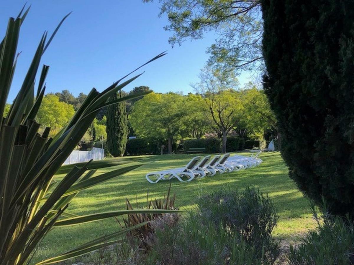 Hôtel Camping Mas De Nicolas à Saint-Rémy-de-Provence Extérieur photo